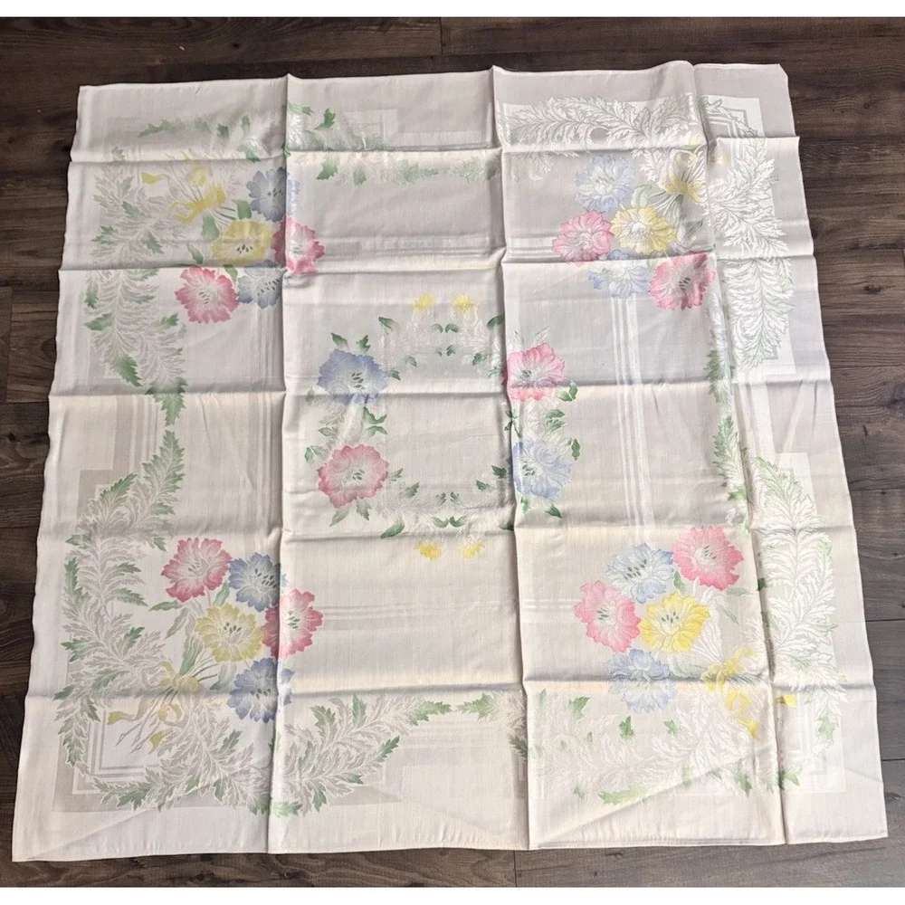 VTG DAMASK Linen Pastel Floral Tablecloth (47x47) & Napkins (3) NOS‎ Handpainted